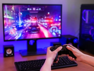 Praktik Haram Money Game Berbalut Token Game Online