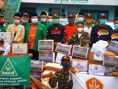 Peduli Bencana, Ansor Jombang Serahkan Bantuan dan Sapa Warga Terdampak