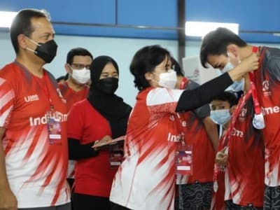 Telkom Beri Beasiswa untuk Pemenang IndiHome Gideon Badminton Academy