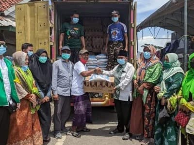 NU Arjawinangun Bantu Korban Banjir Indramayu dan Subang
