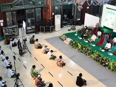 Fadilah Wirid 'Ya Hayyu Ya Qoyyum' dan Pesantren Mamba'ul Ma'arif Denanyar