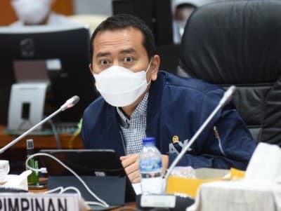 Komisi X DPR Kritik Nadiem Makarim: Program Pendidikan Jangan Sebatas Label