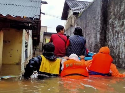 NU DKI Terjunkan Relawan Evakuasi dan Bantu Korban Banjir Jakarta