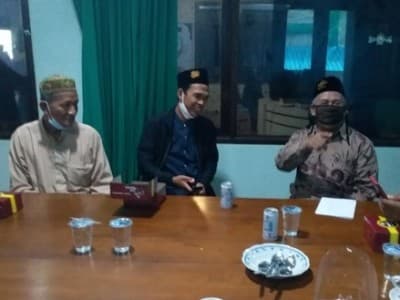 Silaturahim ke PWNU Jatim, para Kiai Ajak UAS Perkuat Ukhuwah