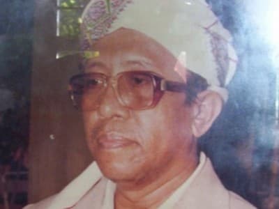 Mengingat Kembali Cita-cita KH Tolchah Mansoer Mendirikan IPNU