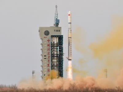 China Luncurkan Satelit Baru untuk Deteksi Lingkungan Elektromagnetik