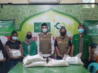 LAZISNU Makassar Berbagai Beras di Tengah Pandemi Covid-19