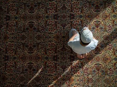 Khutbah Jumat: Merenungi Hakikat Ikhtiar dan Doa