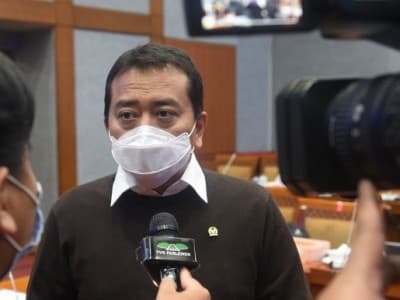 Komisi X DPR: Tuntaskan Vaksinasi Guru sebelum Pembelajaran Tatap Muka Dimulai