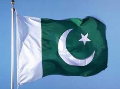 Saat Negara Lain Lakukan Pembatasan, Pakistan Cabut Semua Aturan Lockdown