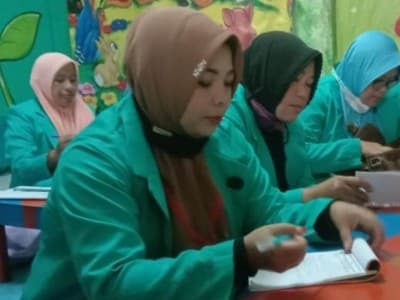 Berbagi Ilmu lewat Diniyah Fatayat NU Baturiti Bali