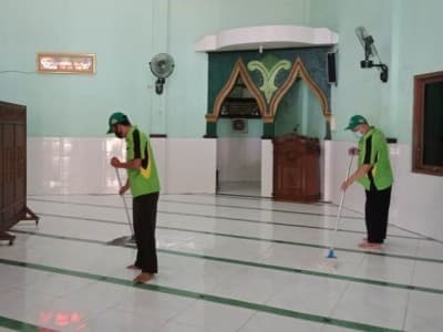 Bersih-bersih Masjid di Jateng, LTMNU Ingatkan Doa Umat Muslim