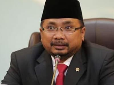 Menag Yaqut Mulai Pembangunan Masjid Besar Bantuan UEA di Solo