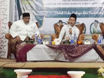 Pesantren Durrotu Aswaja Semarang Bedah Buku tentang Habib Luthfi
