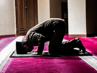 Manfaat Shalat Berdasarkan Kajian Psikoterapi