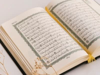 Tafsir Surat At-Taubah Ayat 34-35: Memahami Larangan Menimbun Harta