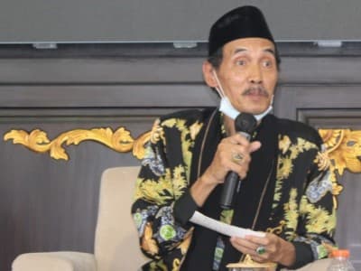 Mbah Wahab Manfaatkan Media Massa untuk Kepentingan Agama dan Negara