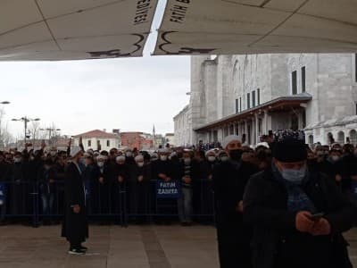 Syekh Ali Al-Shabuni Dishalatkan dan Dimakamkan di Istanbul