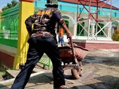 Banser Bergerilya Bersihkan Masjid se-Kabupaten Pamekasan