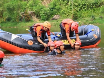 Banser Cilongok Berlatih Keahlian Penyelamatan di Air