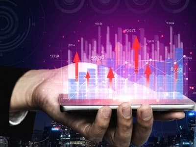 Teknologi Digital Bangkitkan Pertumbuhan Ekonomi yang Terpuruk