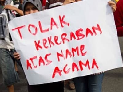 Menjauhi Aksi Kekerasan Atas Nama Agama
