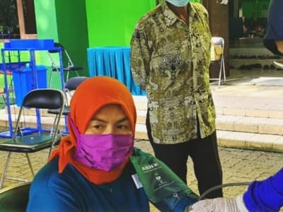 Tim Medis Pertamina Beri Layanan Kesehatan Warga Terdampak Insiden Tangki Balongan