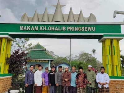 Menggeliatnya Tradisi Ziarah 'Wali Lokal' di Pringsewu