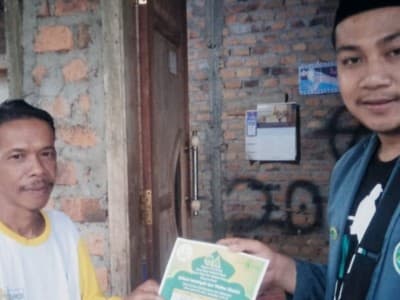 Sambut Ramadhan, Pelajar NU Banjit Way Kanan Bagikan Jadwal Puasa dan Bersih-bersih  Masjid