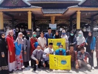 Jelang Ramadhan, Sejumlah Aktivis Ziarahi Makam Penggubah Mars PMII