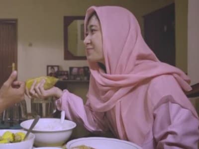 'Opor Ayam' Mengajari Kita Cara Benar Mencintai Tuhan