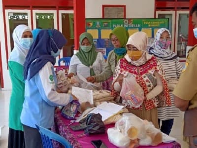 Fatayat NU Jember Ajak Anak Yatim Belanja Bersama di Ramadhan