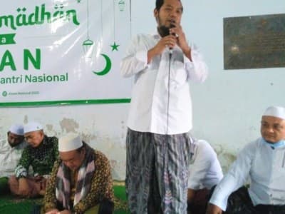 Kiai Umar Sumberwringin Jember Larang Penarikan Amal tapi Beri Uang