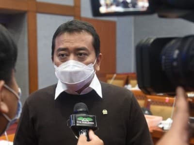 Komisi X DPR Dorong Kemendikbud Evaluasi Tim Penyusun Kamus Sejarah