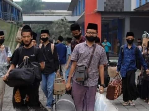 Libur Lebaran, Para Kiai Minta Santri Manfaatkan Waktu untuk Berbakti pada Orang Tua
