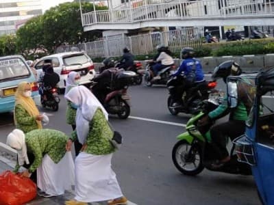 Pembagian Takjil Fatayat NU Jakpus, Bukti Kepedulian dan Upaya Merawat Kader