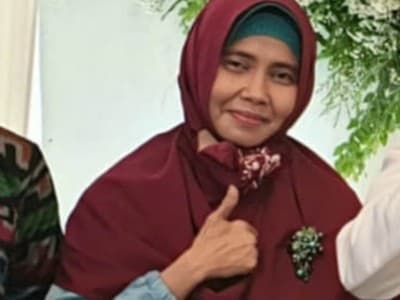 Pengasuh Pesantren Perempuan di Jombang Terima Penghargaan dari Prancis