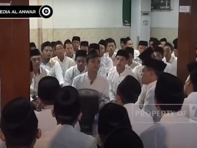 Serunya 'Lalaran' Nadham Alfiyah di Pesantren Al-Anwar Sarang Rembang