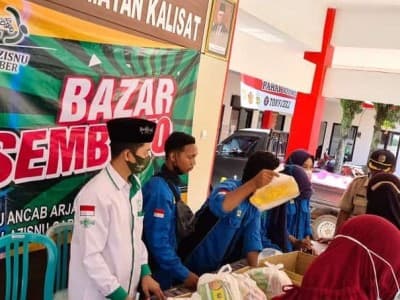 Bantu Kebutuhan Sembako Warga, LAZISNU Jember Gelar Bazar
