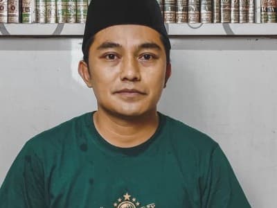 Kiat Mengatasi Degradasi Spiritual menurut Gus Dhofir Malang