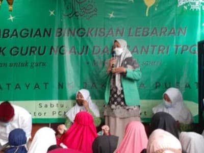 Puncak Ramadhan Fatayat NU Jakpus Berbagi untuk Guru Ngaji dan Yatim