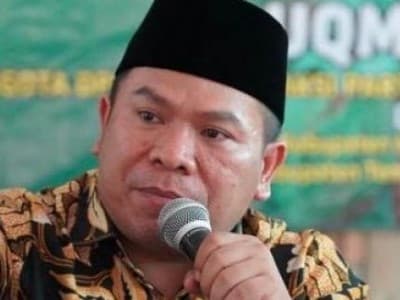 Ratusan WNA China Masuk Indonesia, Wakil Komisi II DPR: Ah, Embuh!