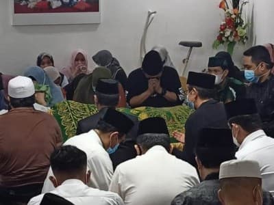AGH Sanusi Baco Dimakamkan di Kampung Halamannya