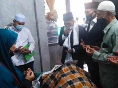 KH Kamaluddin Machsan Penegak Disiplin Para Santri