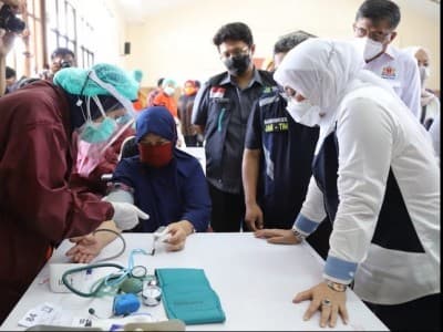 Kemnaker Kembali Berikan Vaksinasi Covid-19 bagi 1.000 Pekerja dan Buruh