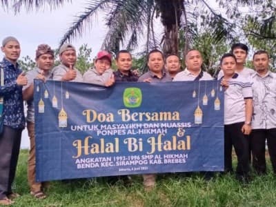Reuni Alumni Al-Hikmah Brebes Diisi Doa Bersama untuk Kiai dan Nyai