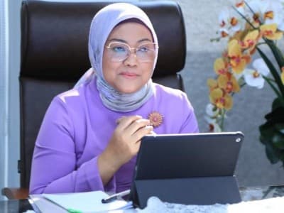 Strategi Ida Fauziyah Hadapi Transformasi Ketenagakerjaan di Era Industri 4.0 