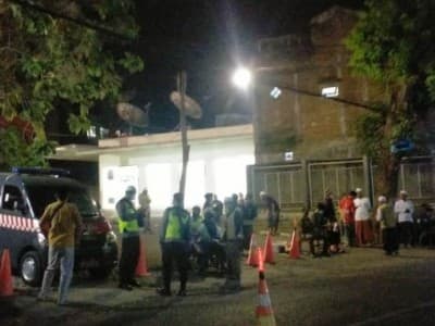 Penjagaan Ketat Diberlakukan saat Pemakaman KH Ahmad Nawawi Abdul Jalil Sidogiri