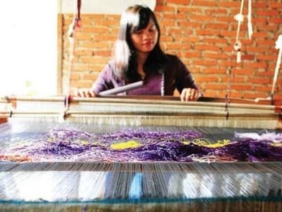 Upaya Pertamina Lestarikan Songket Silungkang Sawahlunto