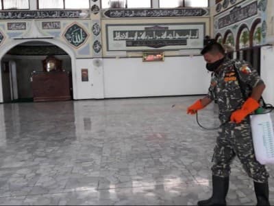 Khutbah Jumat: Saling Menjaga Diri di Tengah Pandemi